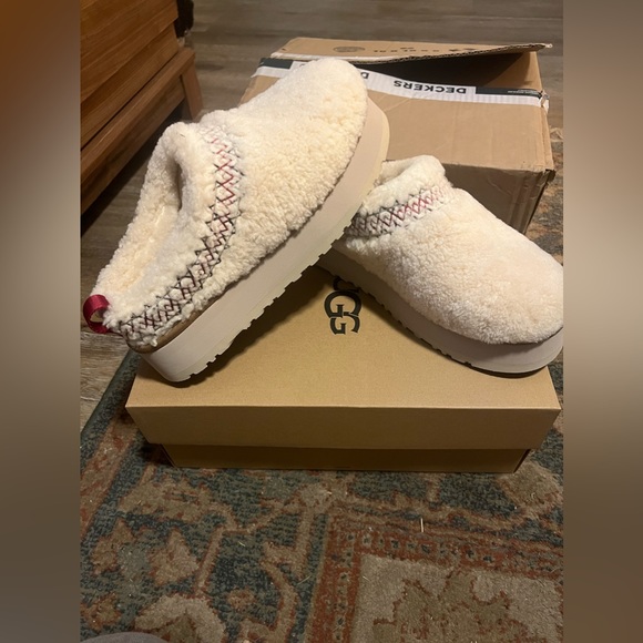 UGG Shoes - Brand new Ugg's style TAZZ UGGBRAID